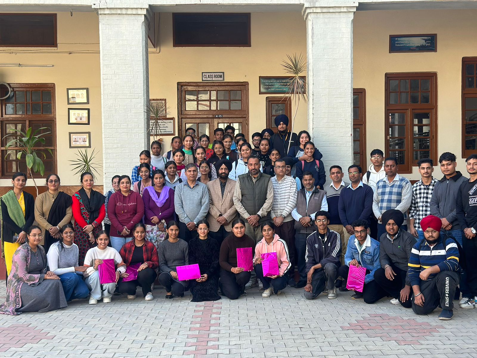 Creative competitions held for collegiate school students